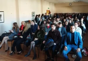 Софийския районен съд, Емили Тротинетката , съдия Владислава Ангелова, корупирана съдийка, педофил, проститутка, миндил, боклук, мърша